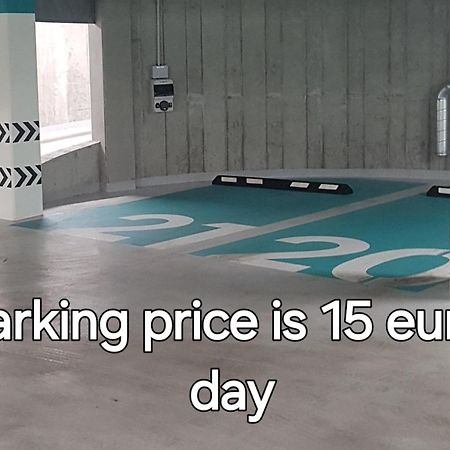 Happy Inn Classical Style, Self Check-In, Parking In The Underground Garage Vilnius Bagian luar foto