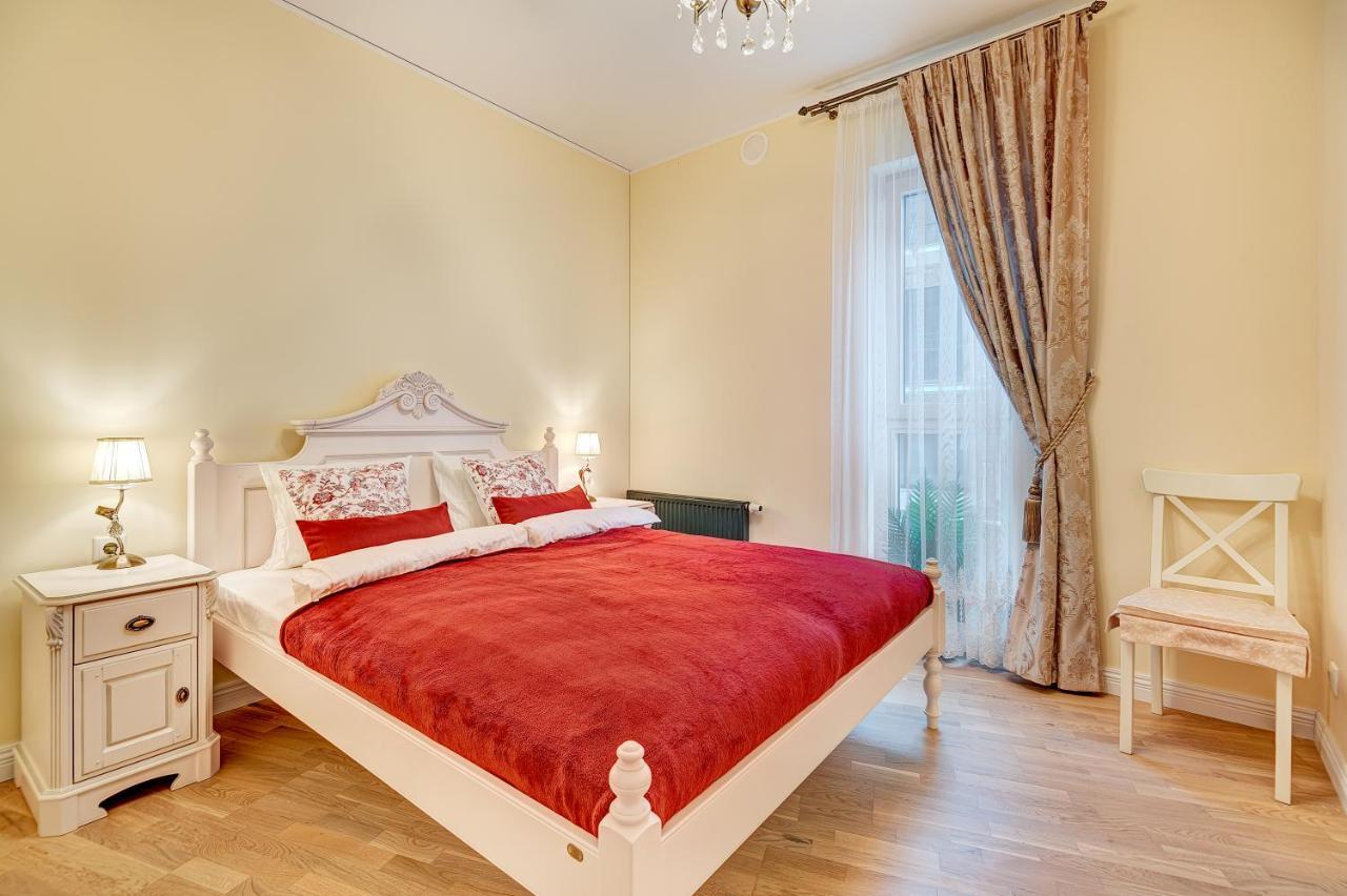 Happy Inn Classical Style, Self Check-In, Parking In The Underground Garage Vilnius Bagian luar foto